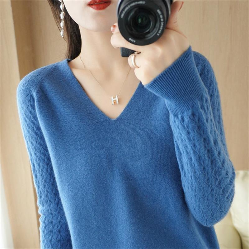 Pull en maille coupe slim à col en V pour femme
