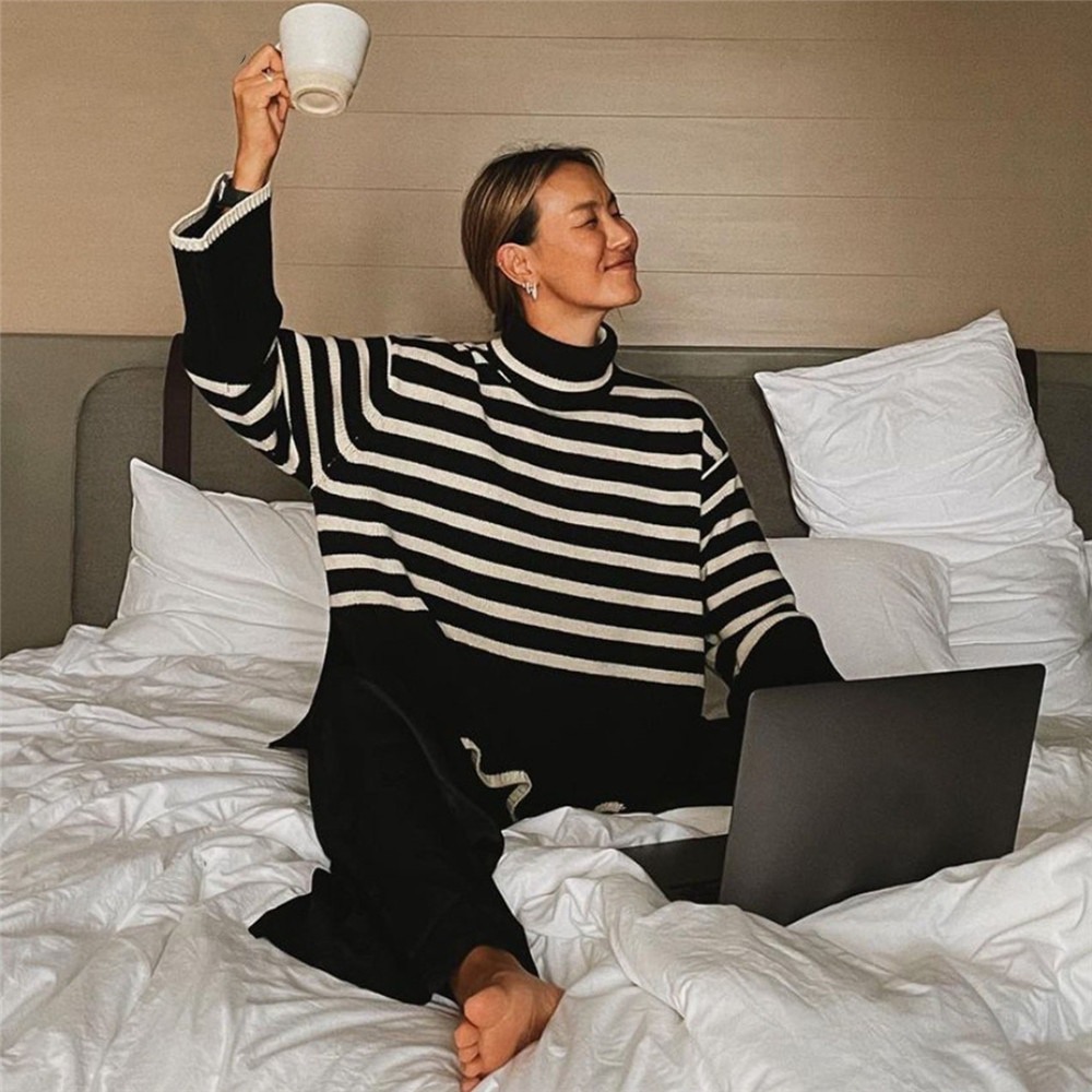 LucaVelluto™ Trui met handtekening en streep