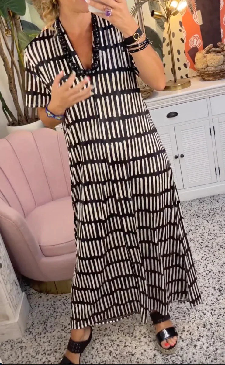 Robe maxi moderne à manches courtes et col en V