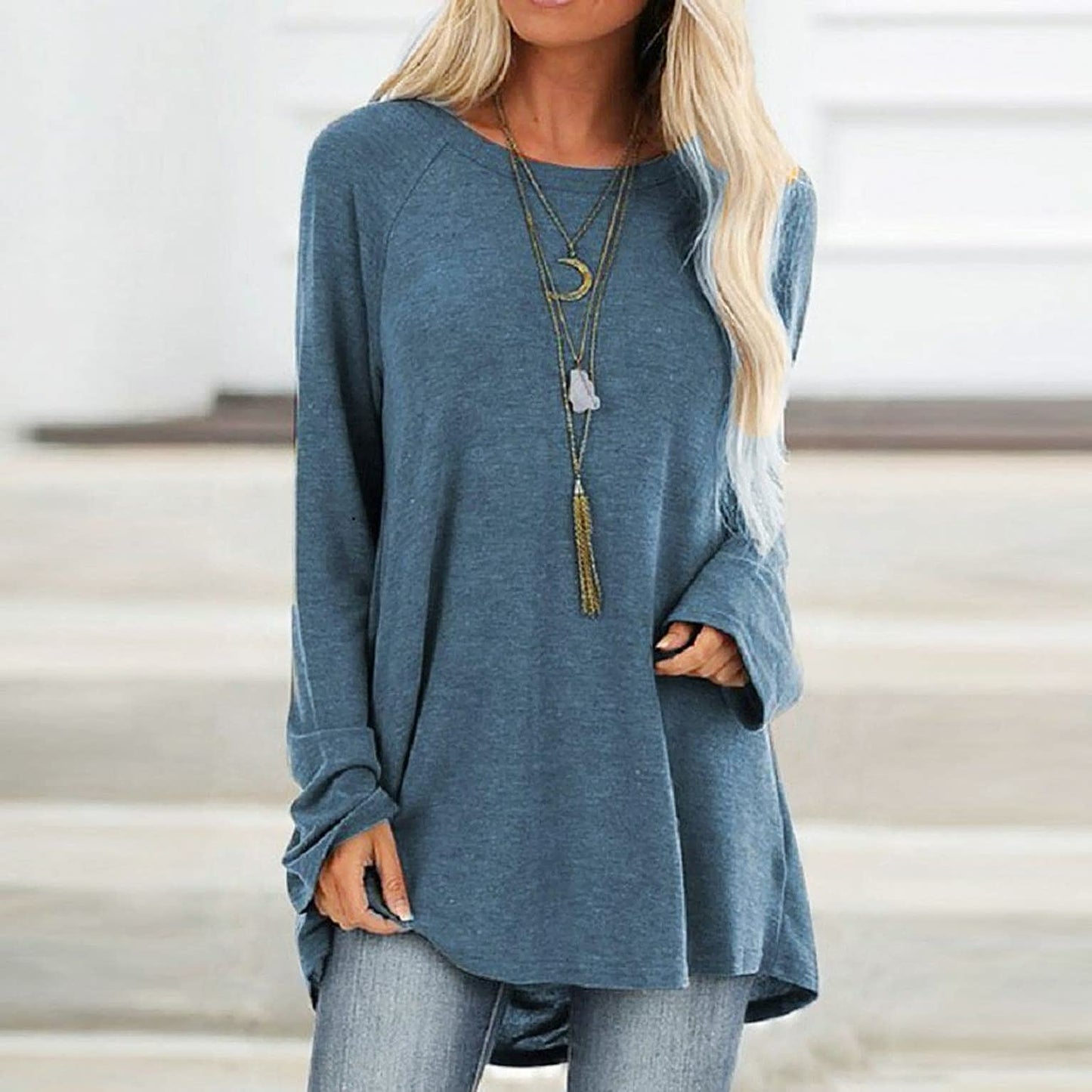 T-shirt décontracté à manches longues et col rond de couleur unie