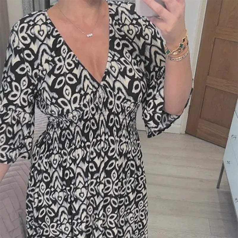 Robe fleurie à col en V