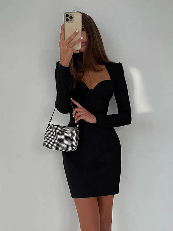 Melissa | DAMES JURK MET EEN SLANK EN VIERKANT HALS MET LANGE MOUWEN