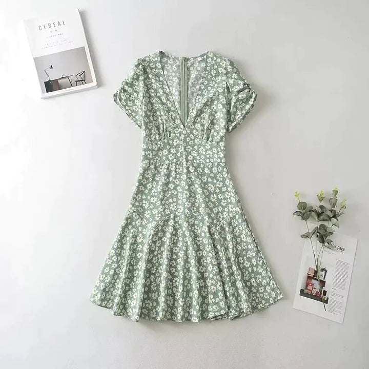 Kiersten | DAMES JURK MET BLAUWE BLOEMENPRINT VOOR DE ZOMER EN HET STRAND