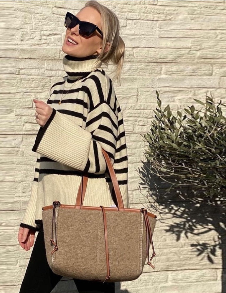 LucaVelluto™ Trui met handtekening en streep