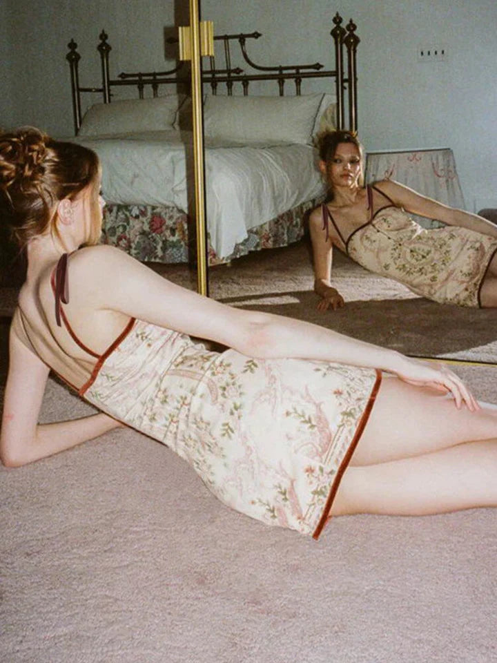 Leyla | DAMES JURK MET BLOEMENPRINT EN VETERSLUITING