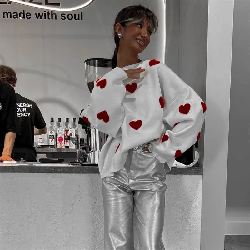 Veala | Trui met ronde hals en geborduurd hart