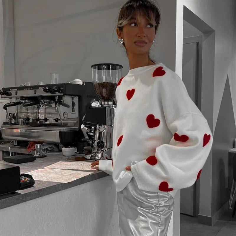 Veala | Trui met ronde hals en geborduurd hart