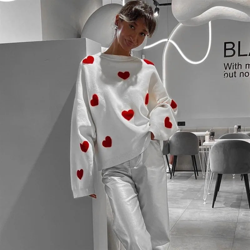 Veala | Trui met ronde hals en geborduurd hart