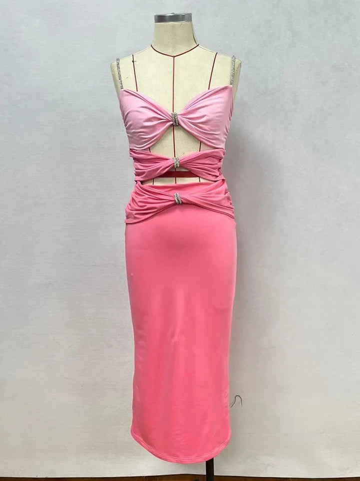 Valeria | DAMES MOUWLOZE JURK MET HOGE TAILLE EN UITGESNEDEN DETAILS