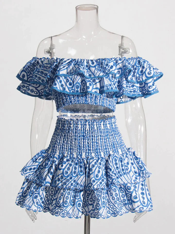 Haylie | DAMES KORTE MOUWEN TOPS MET HALS UITSLIJPING EN HOGE TAILLE ROKKEN