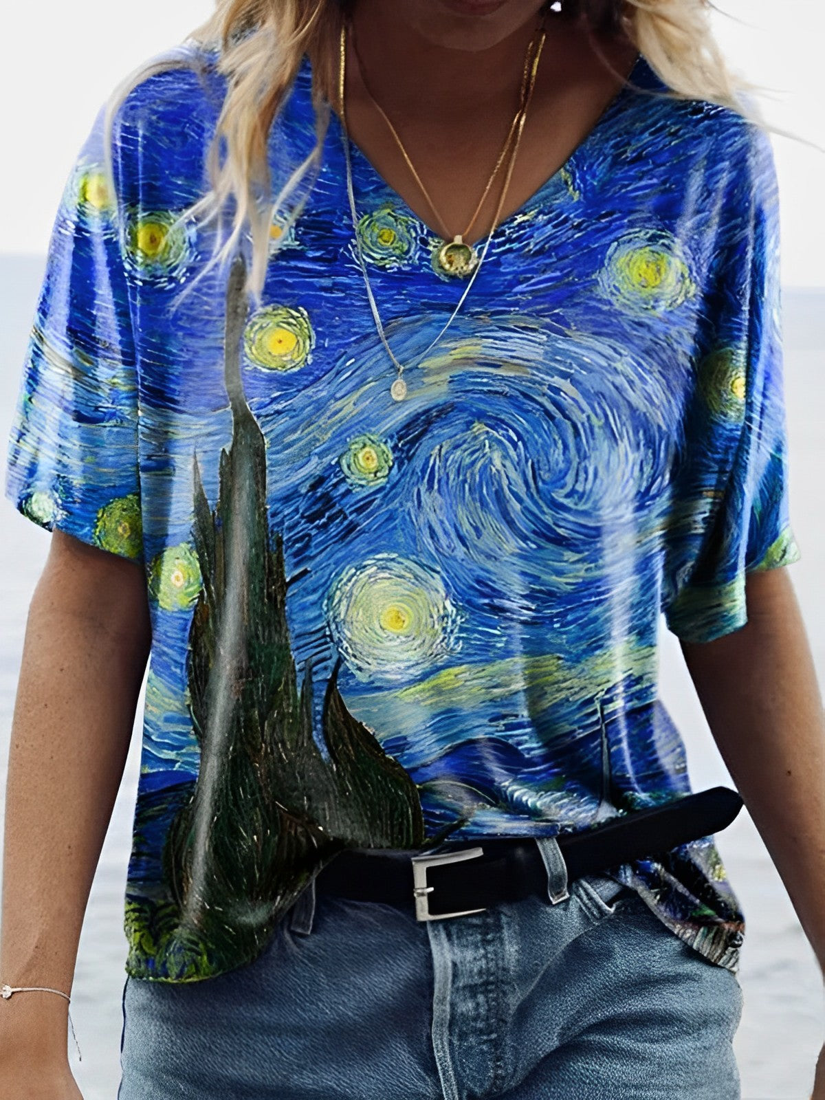 Gogh starry sky with printed V-neck T-shirt