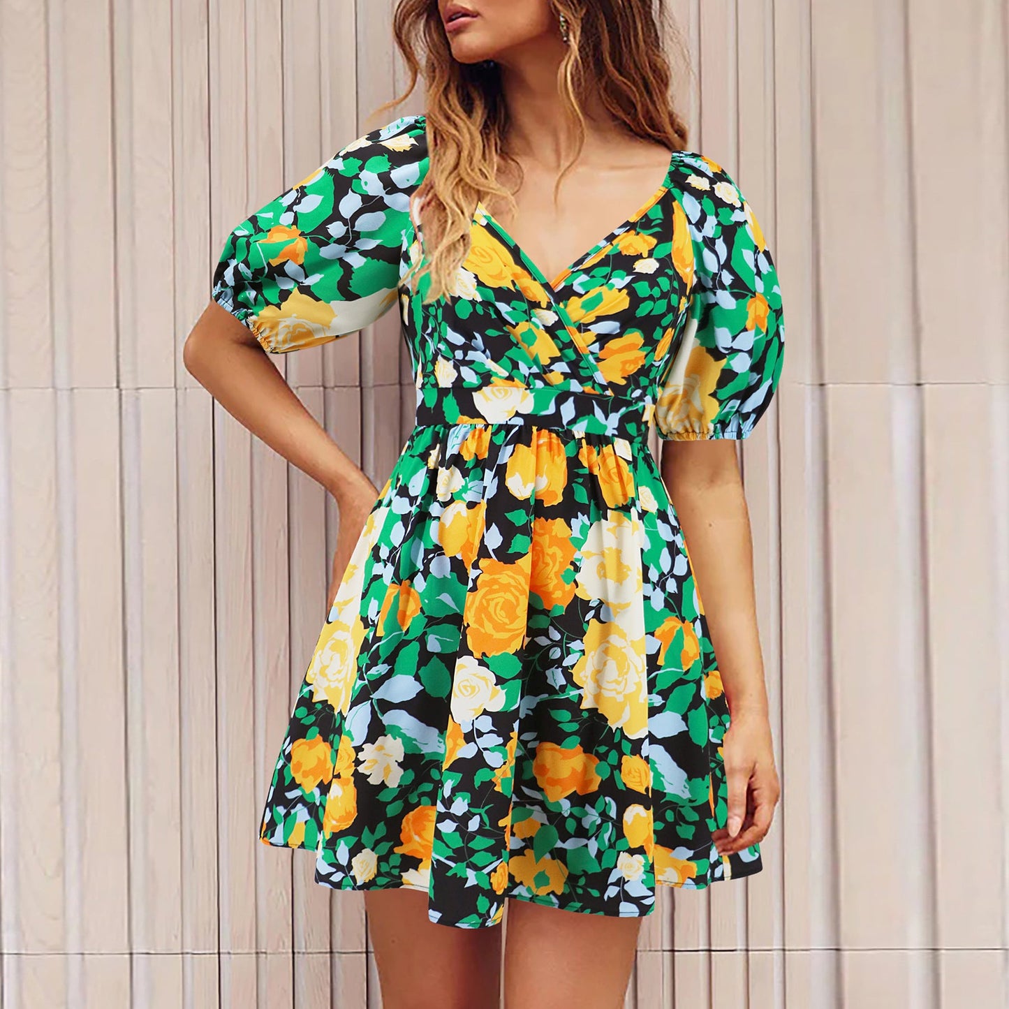 Robe imprimée fleurs col V