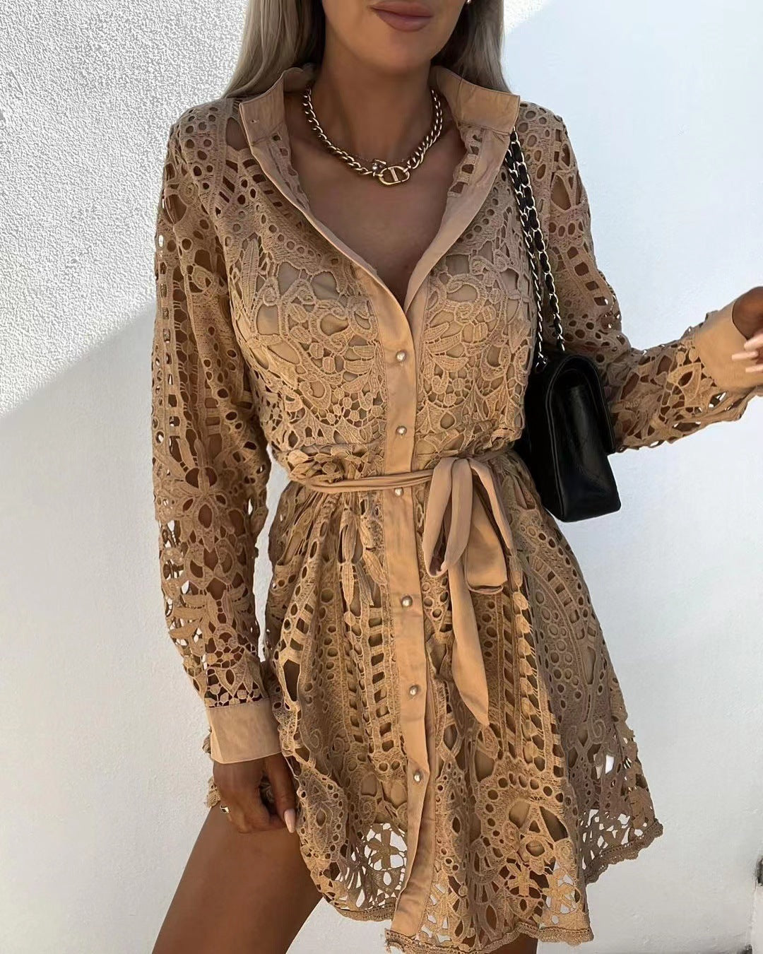 Robe chemise à lacets