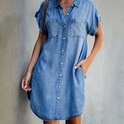 Robe en jean Cripes avec poches poitrine et boutons pour femme | Zulia