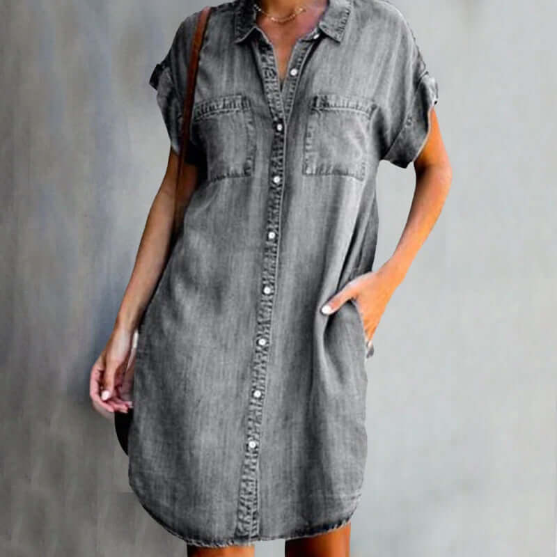 Robe en jean Cripes avec poches poitrine et boutons pour femme | Zulia