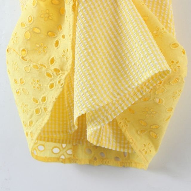 Robe jaune avec broderie