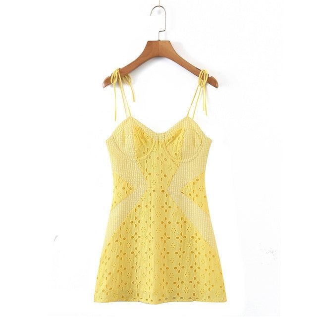 Robe jaune avec broderie