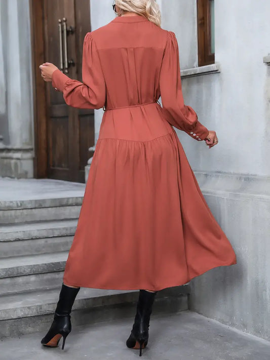 Robe Cripes col V avec boutons et manches évêque | Ellinor