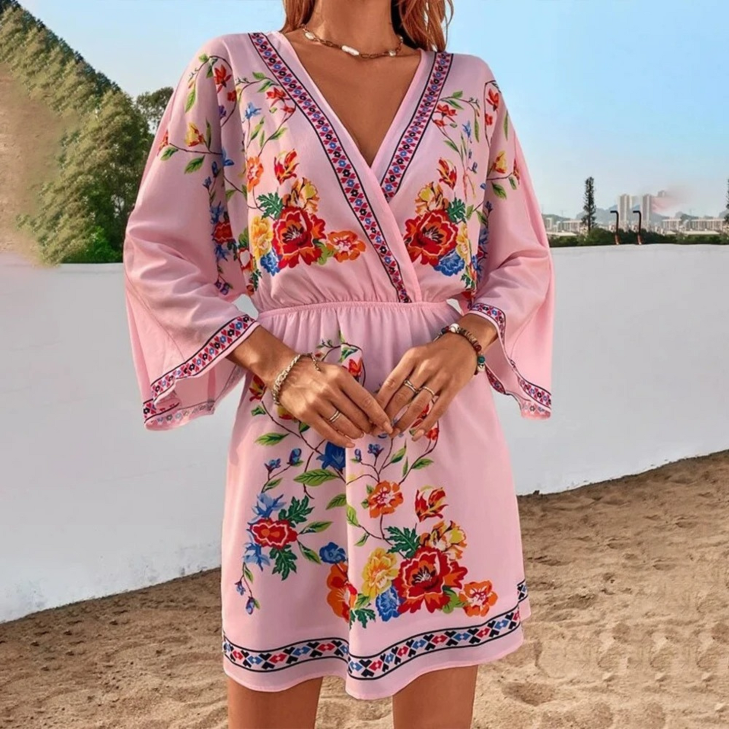 Cripes - Robe d'été rose à motif floral et col V