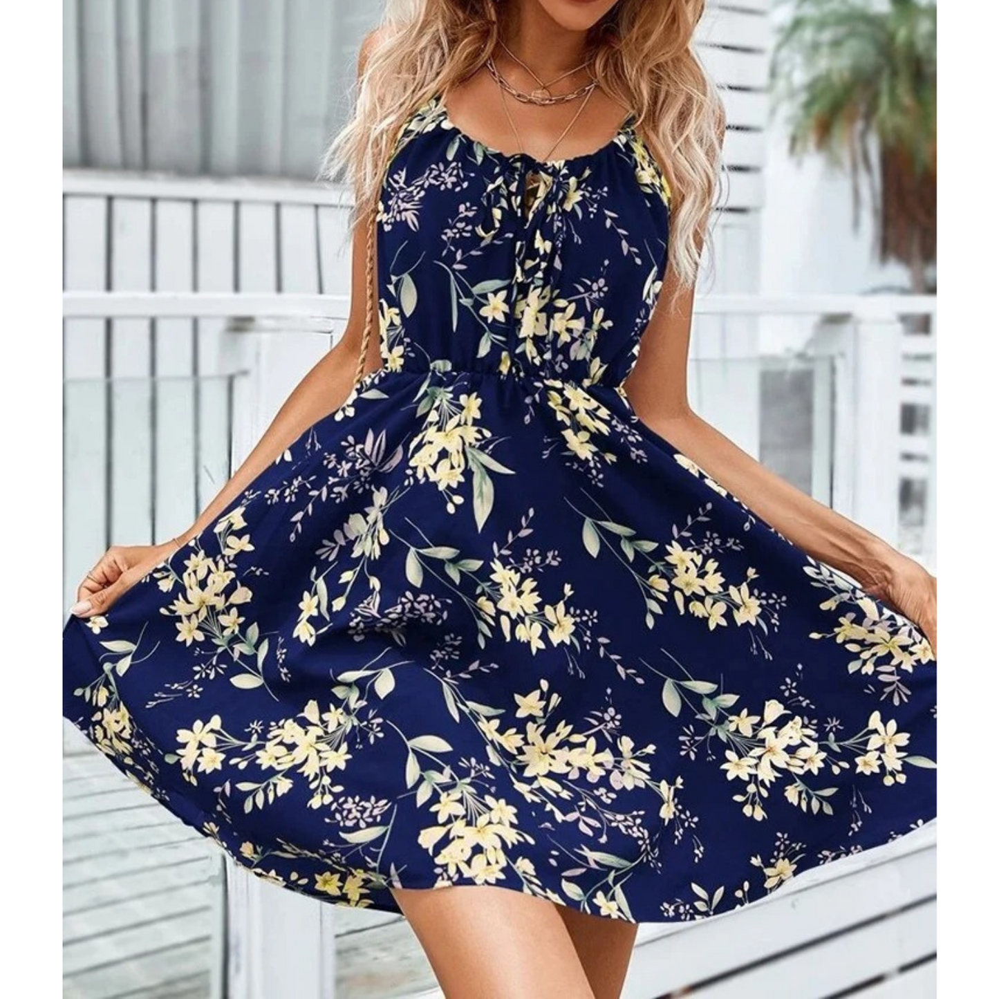 Robe d'été courte ModeParisienne® à imprimé fleuri sans dos