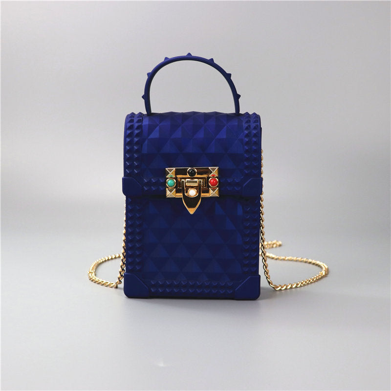Damen Mini-Rucksack im urbanen Stil mit elegantem Kettenriemen