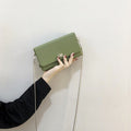 Damen Clutch mit elegantem Klappenverschluss und innovativem Design
