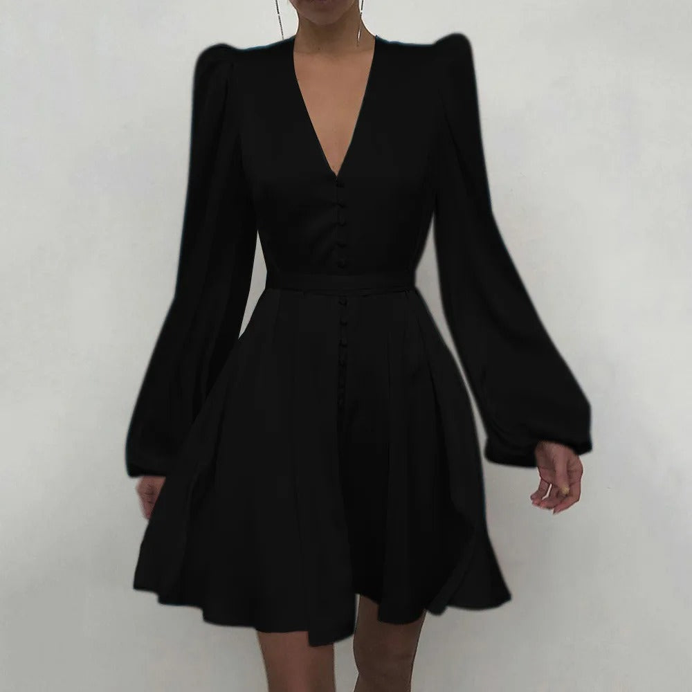 Robe d'été ModeParisienne® avec col en V plissé et manches longues