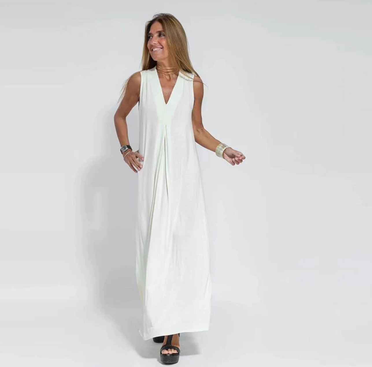 Robe sans manches col V Cripes pour femme | Lyla