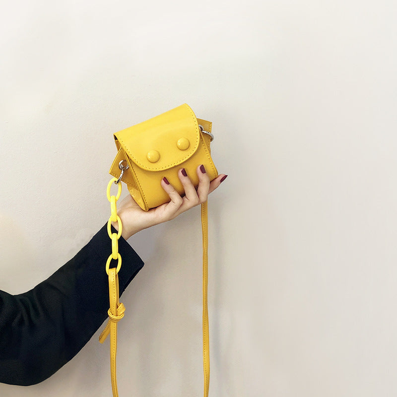 Damen Mini-Handtasche mit verspieltem Kettenzug