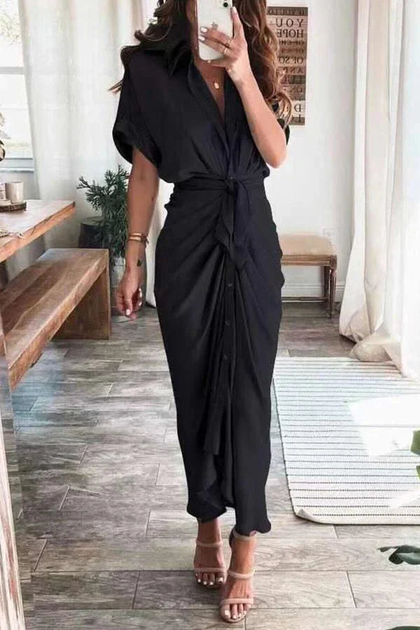 robe en satin avec boutons et voile