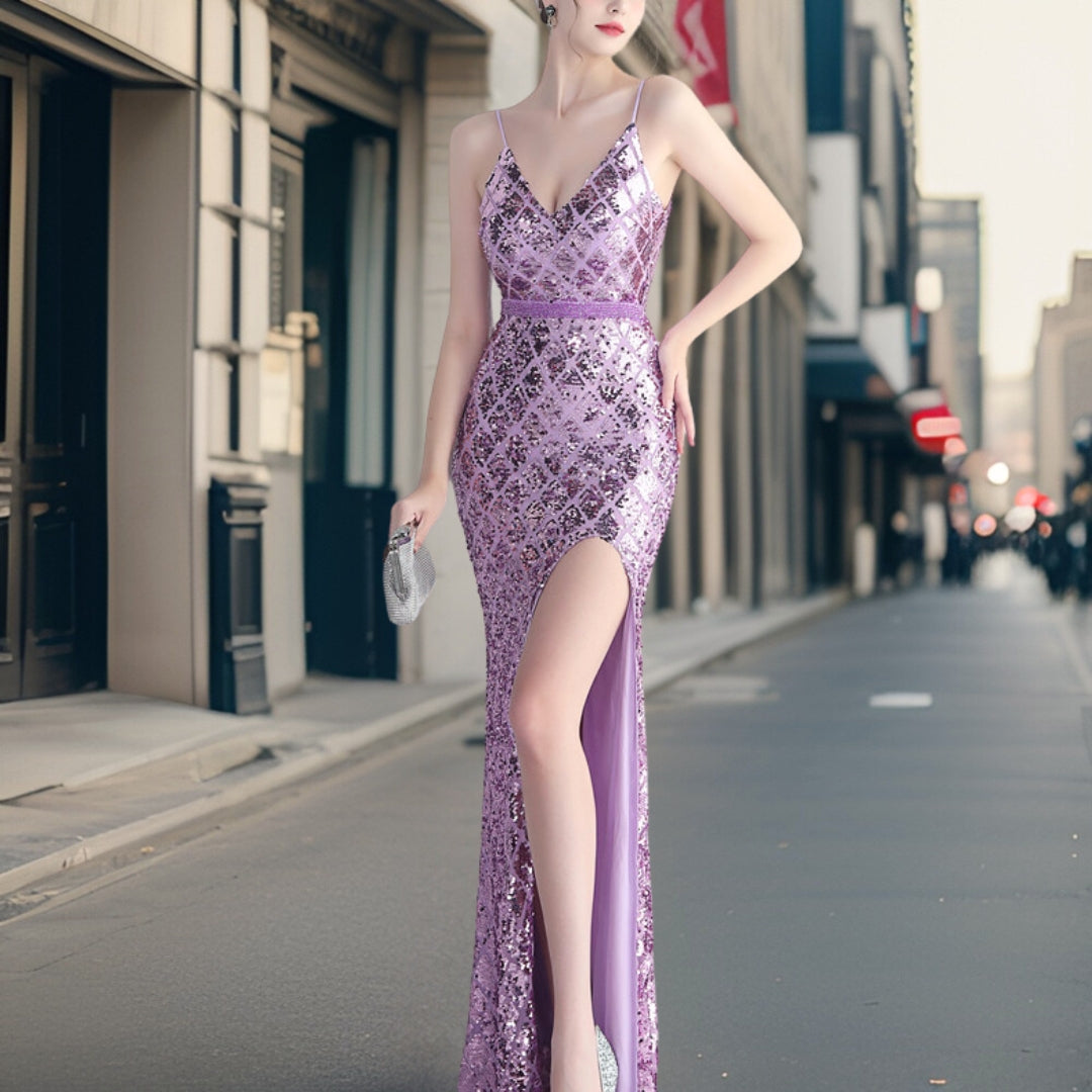 Luxueuse robe à paillettes avec fente latérale