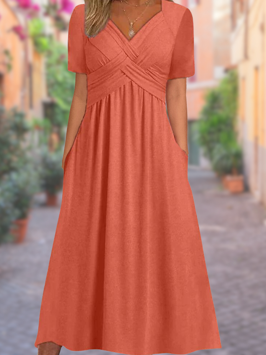 Élodie Lavin | Simple dress with V-neckline