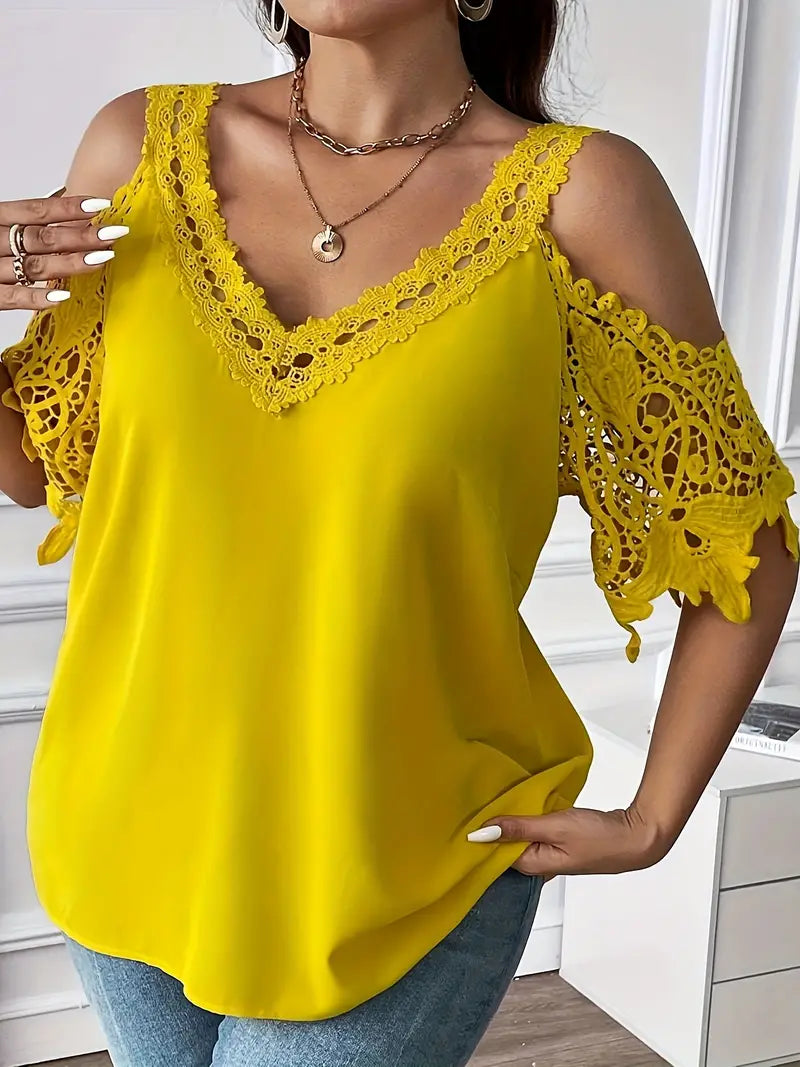 Blouse taille cripes épaules nues et col V