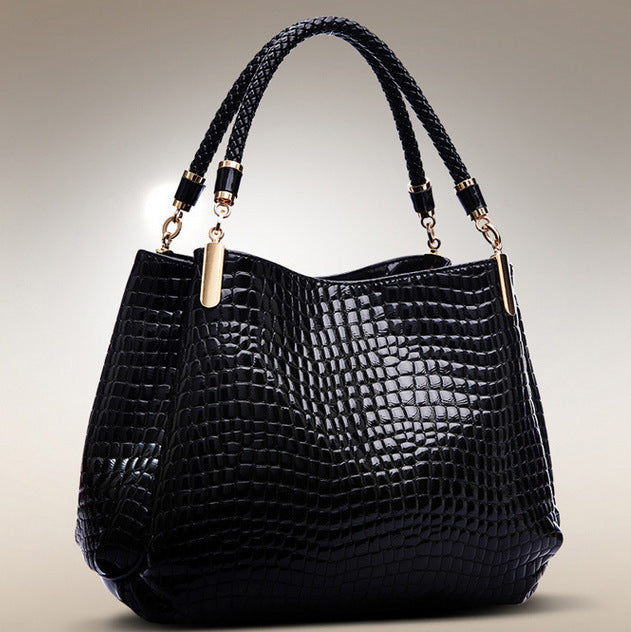 Schultertasche mit Krokodilmuster