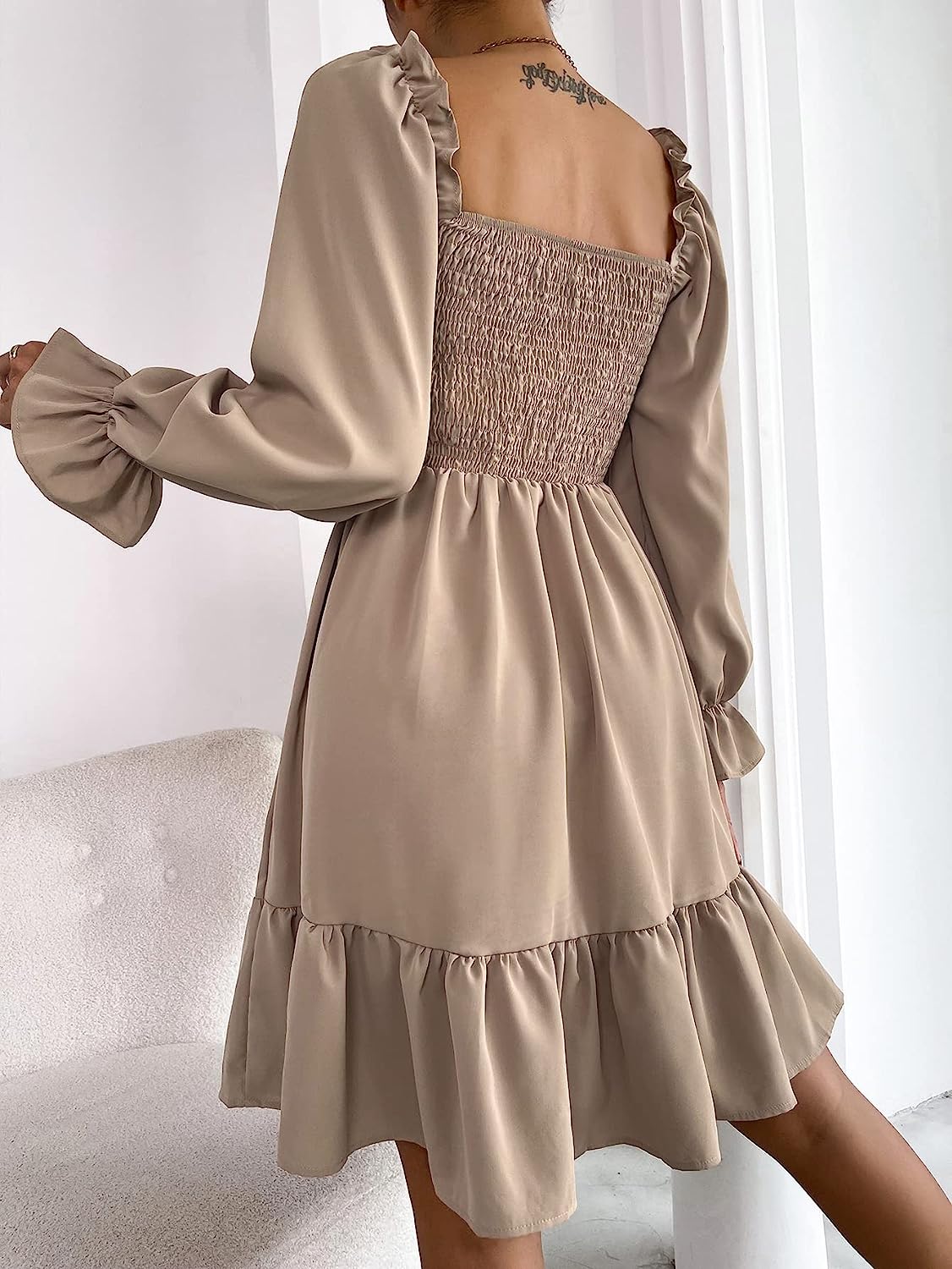 Robe Cripes - Rayonnez d'élégance féminine dans cette mini-robe à volants !