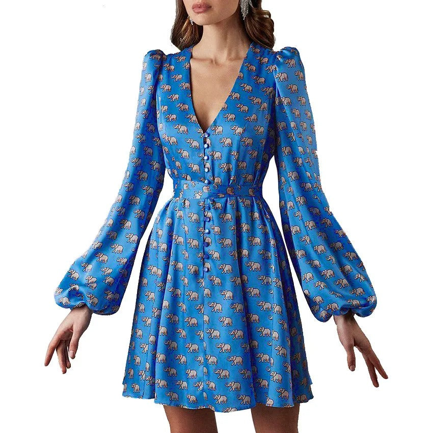 Robe d'été ModeParisienne® avec col en V plissé et manches longues