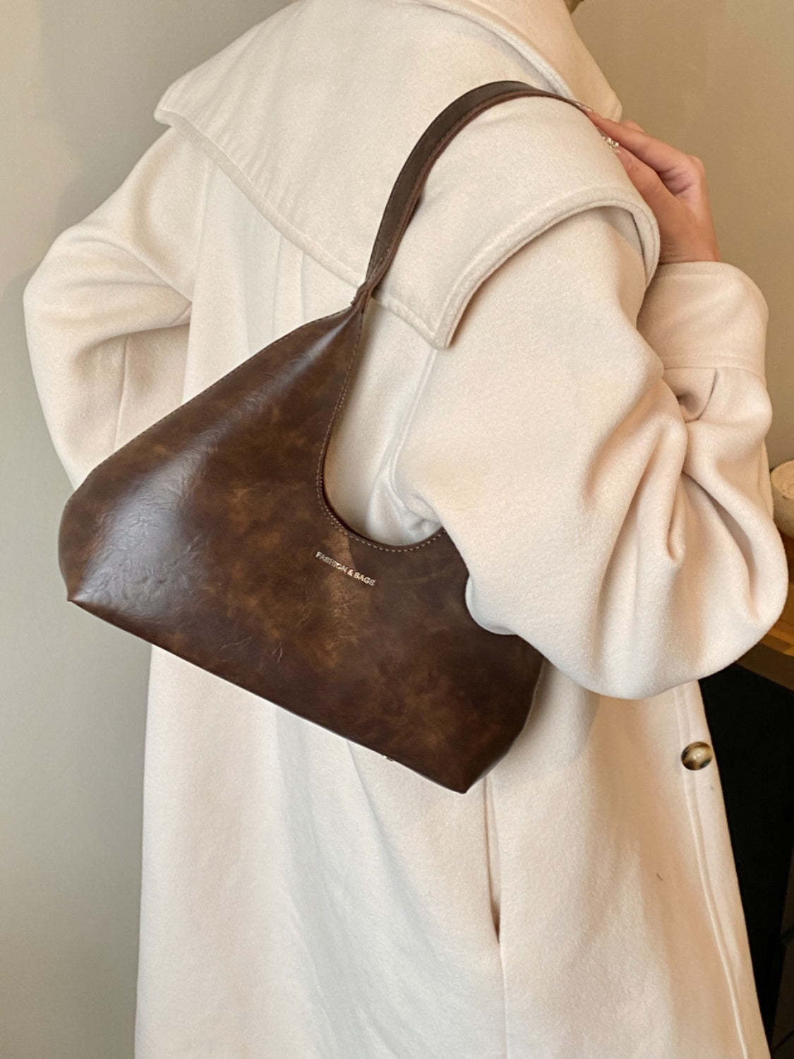 Form Schultertasche