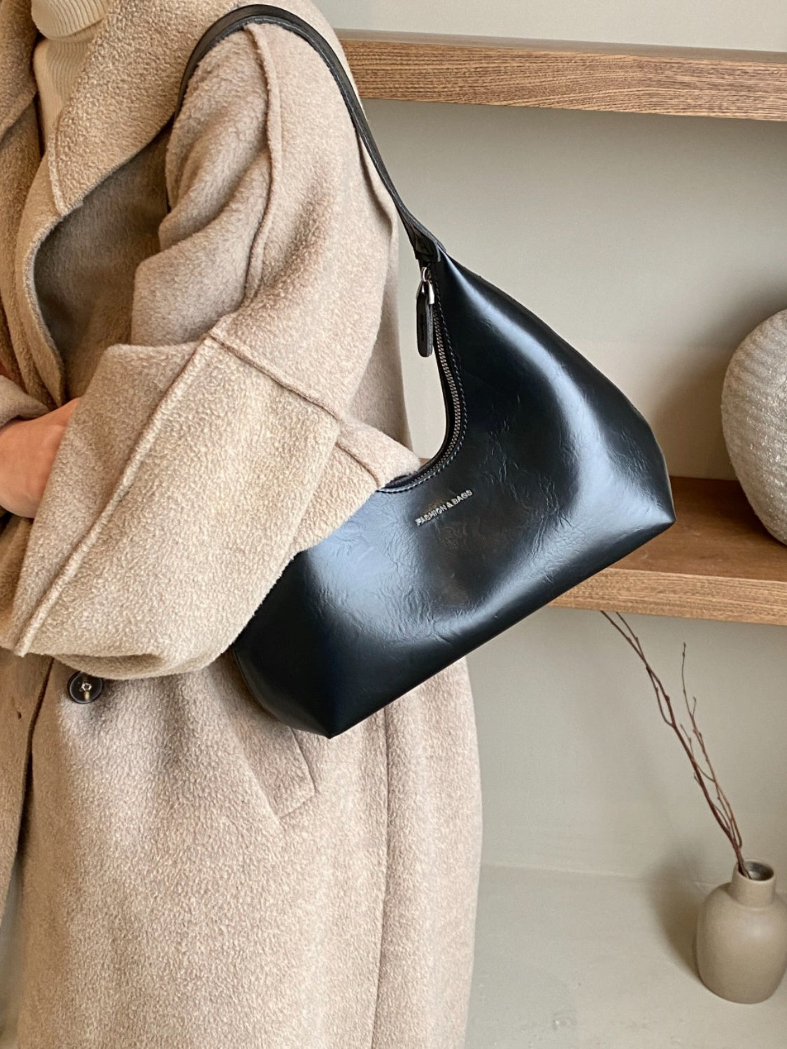 Form Schultertasche
