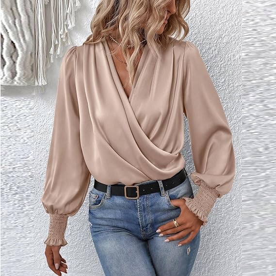 Blouse élégante avec décolleté en V