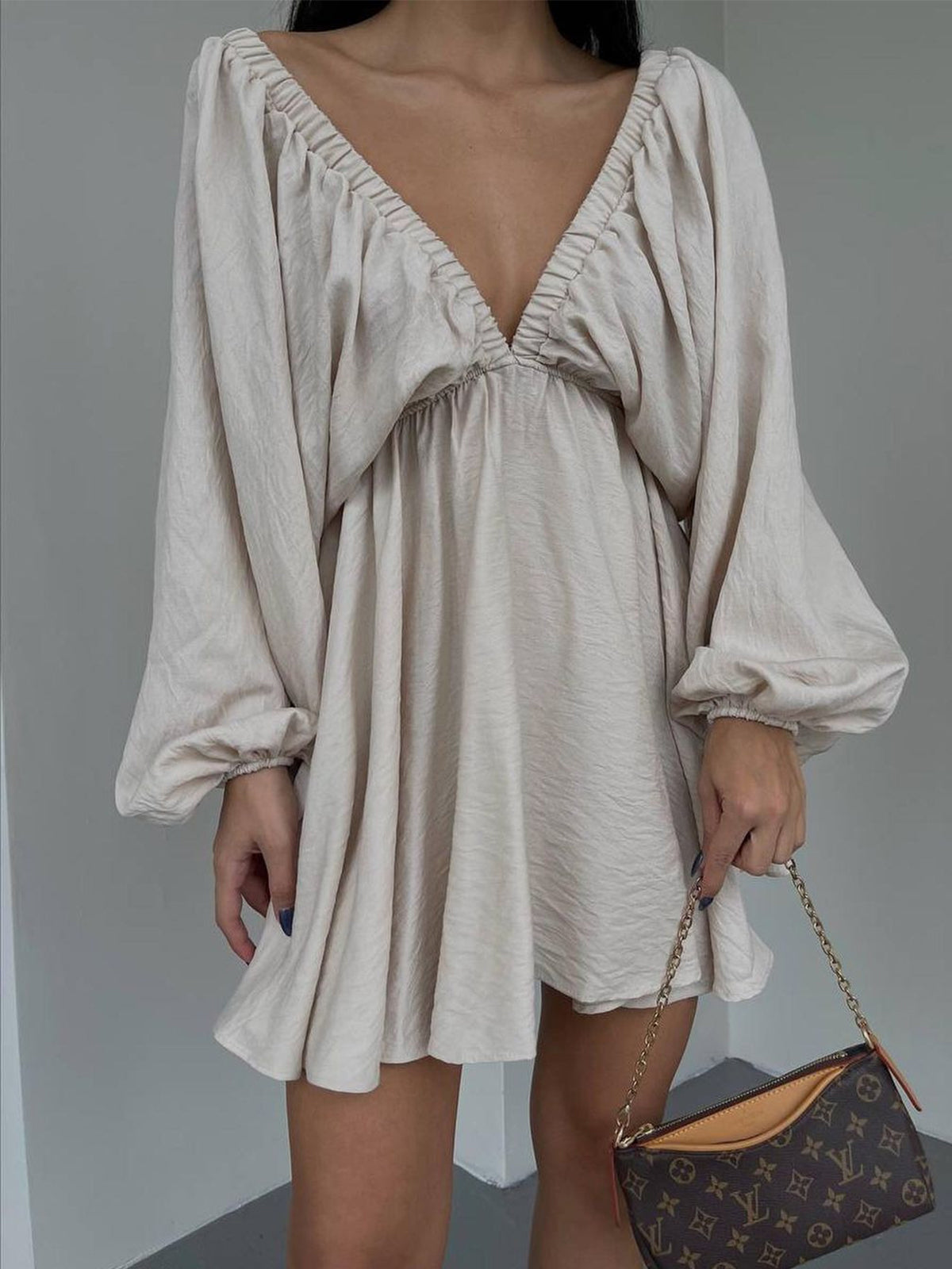 Cripes - Mini-robe beige col V