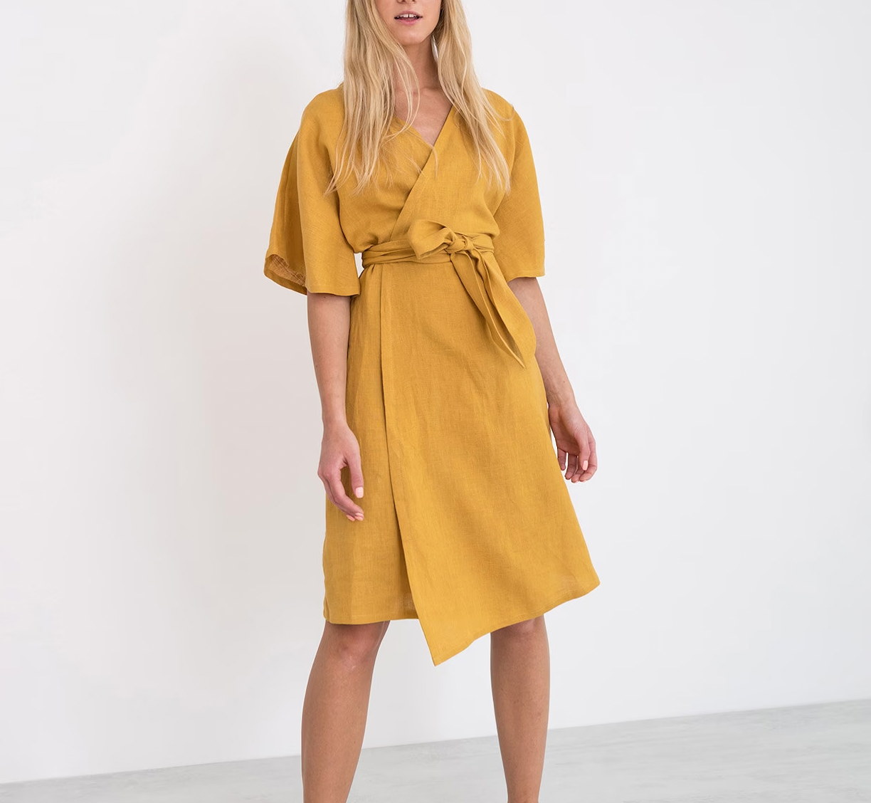 Robe portefeuille Cripes avec manches kimono et ceinture à nouer