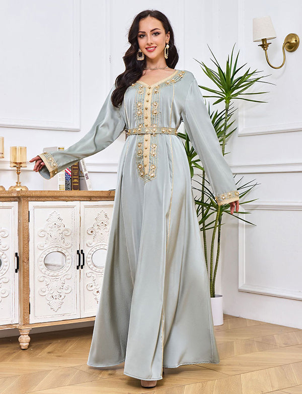 abaya brodée et incrustée de diamants