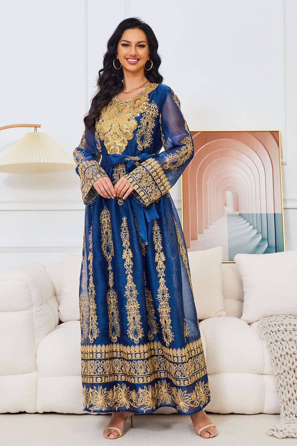 Élégante Robe Caftan Abaya Brodée Bleu Royal à Manches Longues