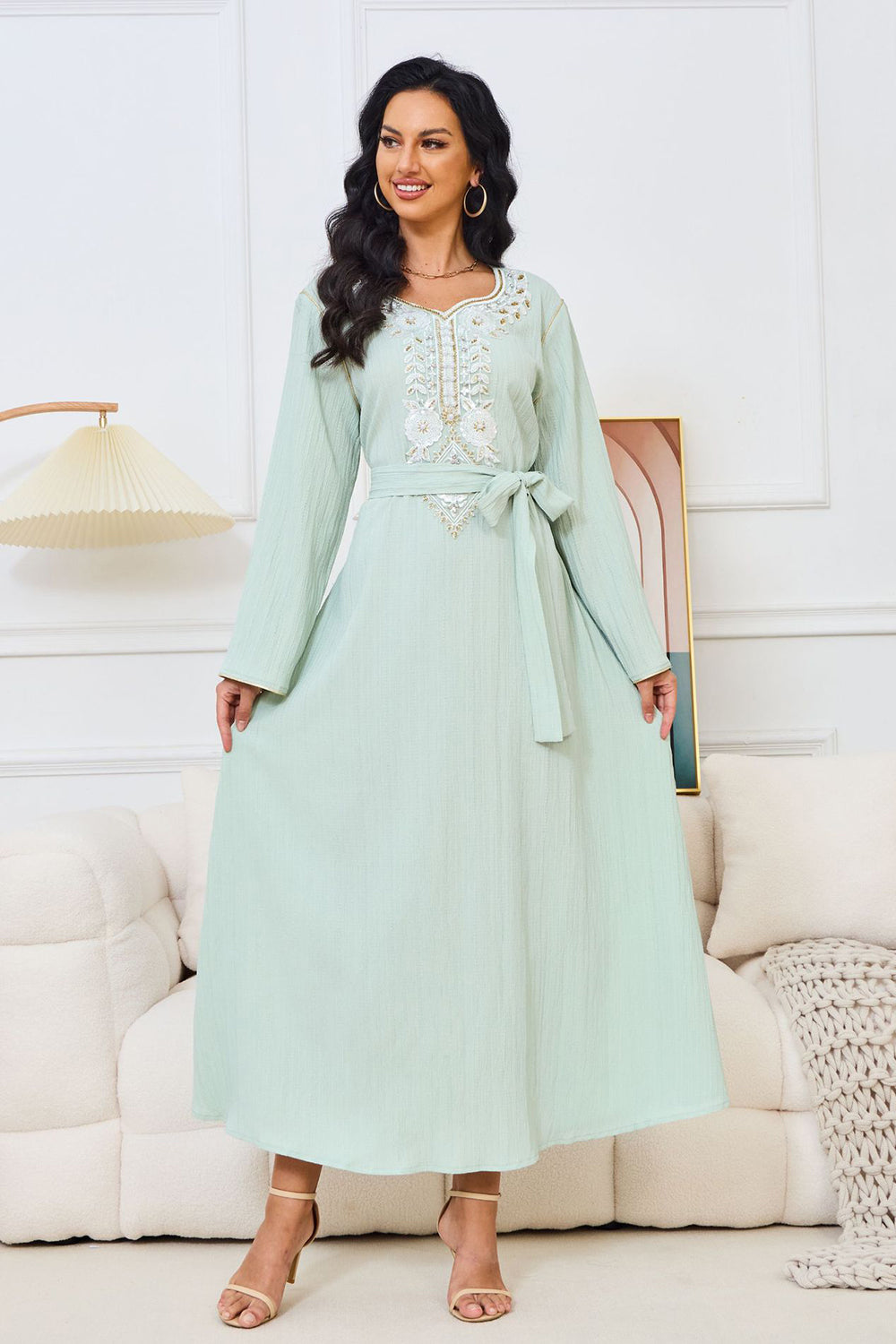 caftan Abaya en mousseline de soie perlée à manches longues vert clair