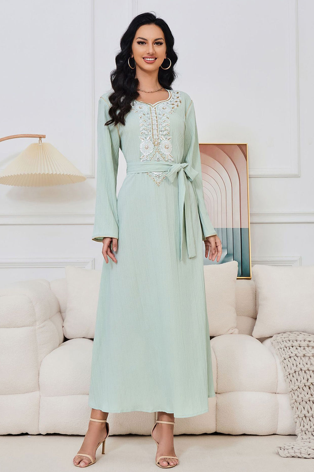 caftan Abaya en mousseline de soie perlée à manches longues vert clair