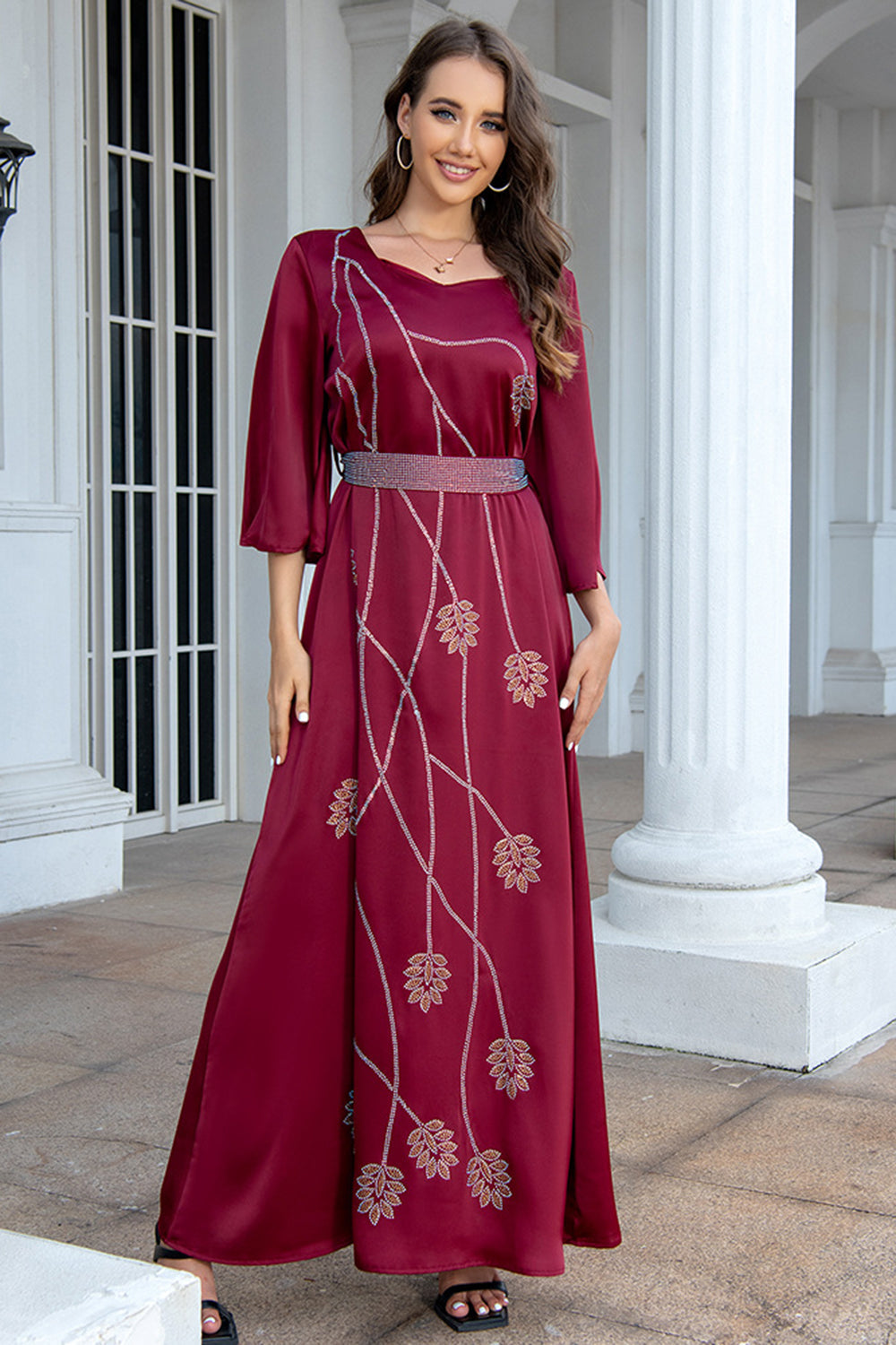 caftan Abaya en mousseline de soie bordeaux à manches longues et perles