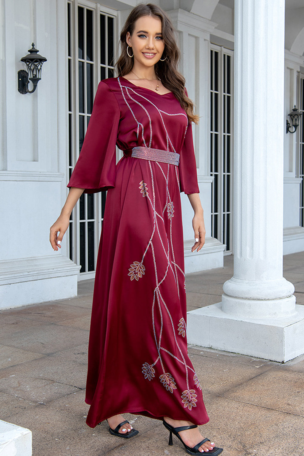 caftan Abaya en mousseline de soie bordeaux à manches longues et perles