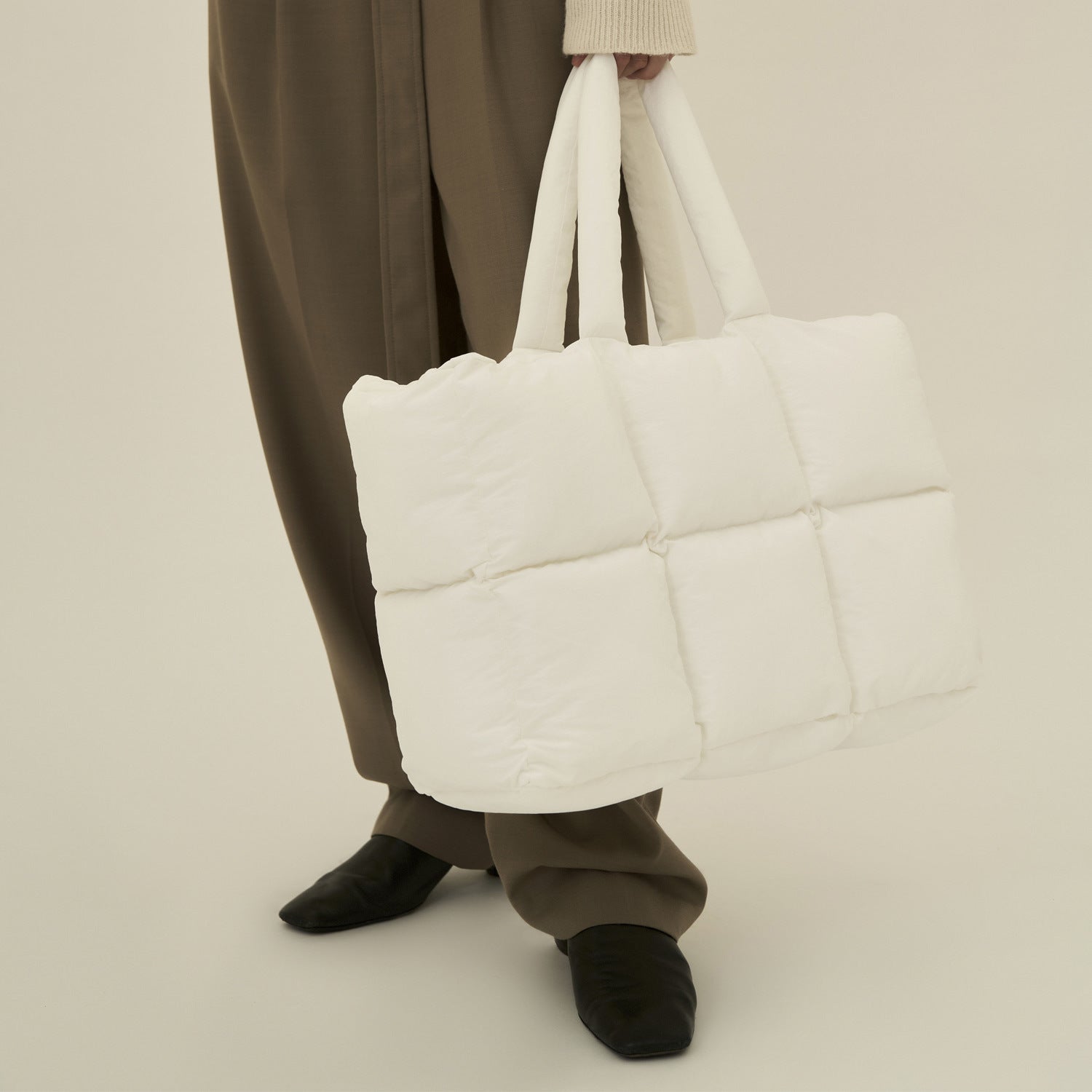 Puffer Schultertasche für Damen - Stylische und geräumige Handtasche