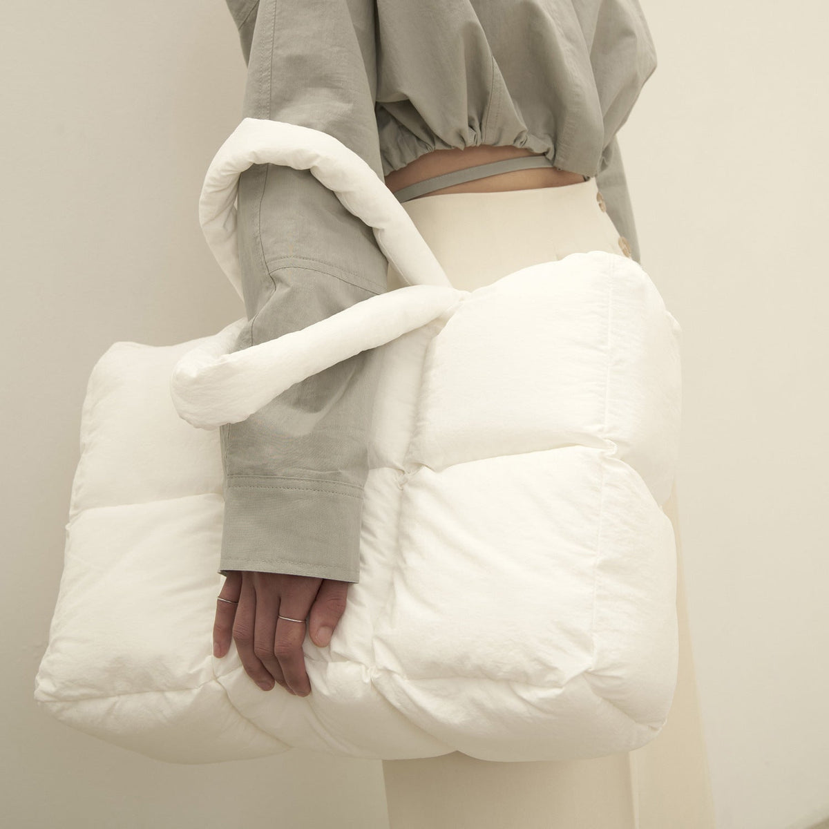 Puffer Schultertasche für Damen - Stylische und geräumige Handtasche