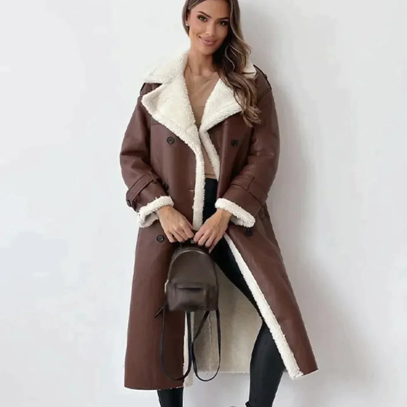 Manteau en cuir avec ceinture